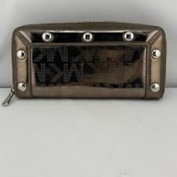 Michael Kors Studded Jet Set Zip Around Zipper Wallet - Picture 1 of 10